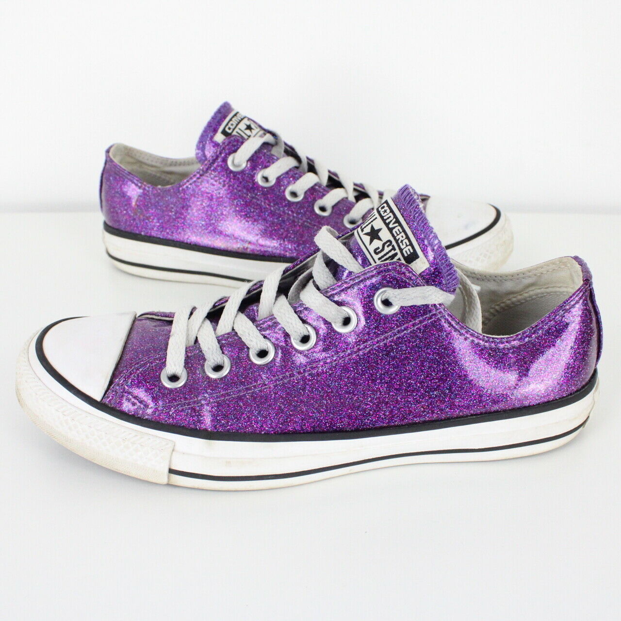 Purple chuck best sale taylors women's