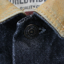 Load image into Gallery viewer, LEVIS Denim Jacket Black | Small
