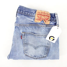 Load image into Gallery viewer, LEVIS 501 Jeans Light Blue | W34 L32
