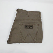 Load image into Gallery viewer, WRANGLER Jeans Brown | W34 L30
