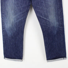 Load image into Gallery viewer, LEVIS 501 Jeans Mid Blue | W34 L30
