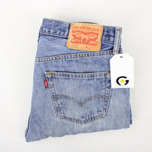 Load image into Gallery viewer, LEVIS 501 Jeans Light Blue | W31 L32
