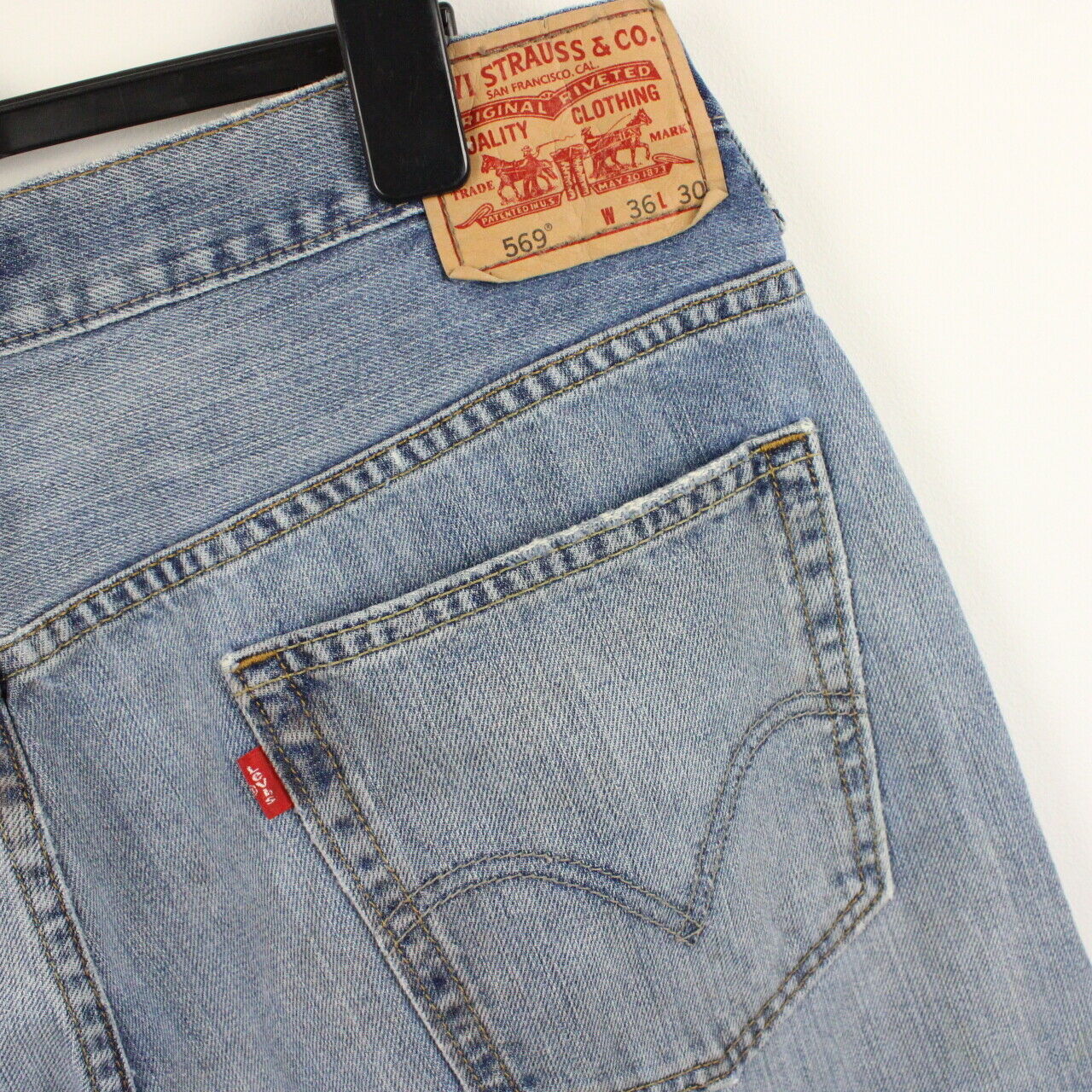 Levis hotsell 569 jeans