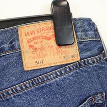 Load image into Gallery viewer, LEVIS 501 Jeans Mid Blue | W36 L30
